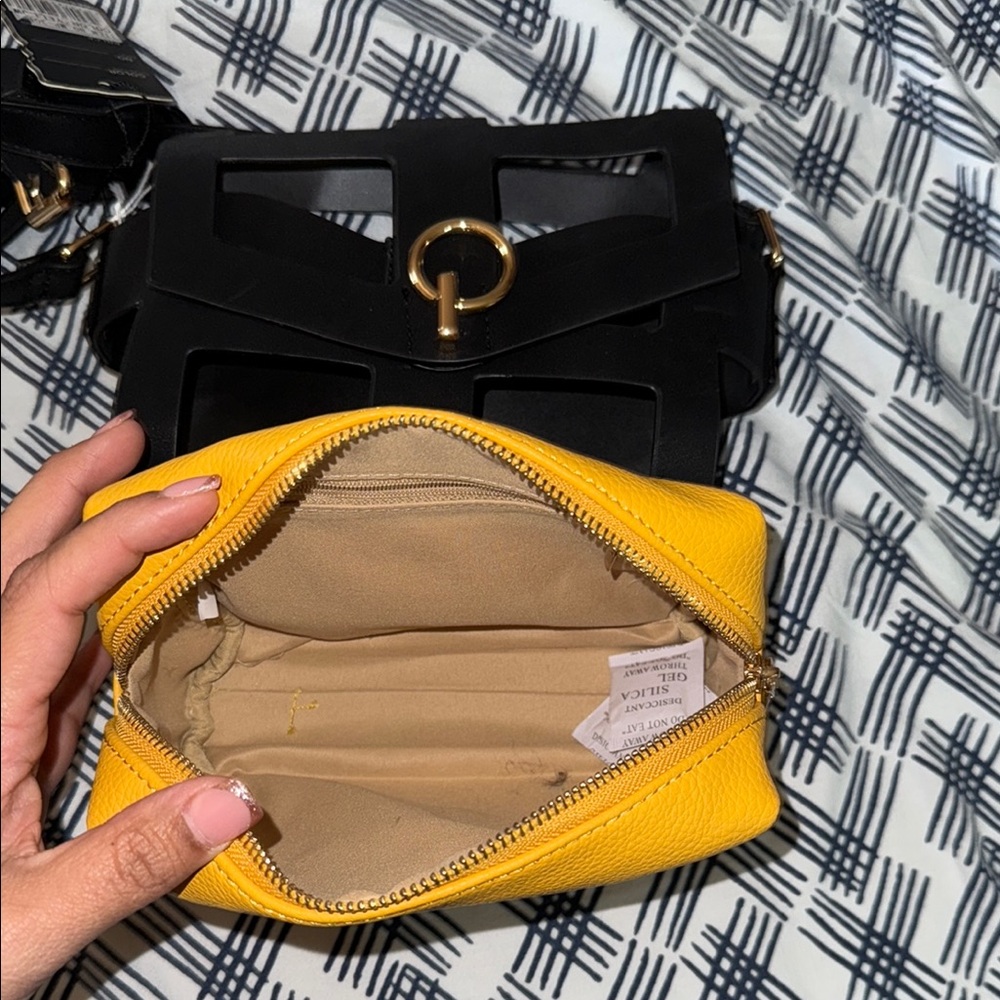 Black and Yellow Geometric Crossbody Bag with Silver Detail - Picture 5 of 5